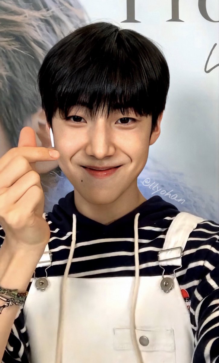 llyb_'s tweet image. My 1st Eunsang’s autographed photobook is finally here!! 🥺❤️

#이은상 #LEEEUNSANG  #AsPromised
@X1official101 @BN_Music