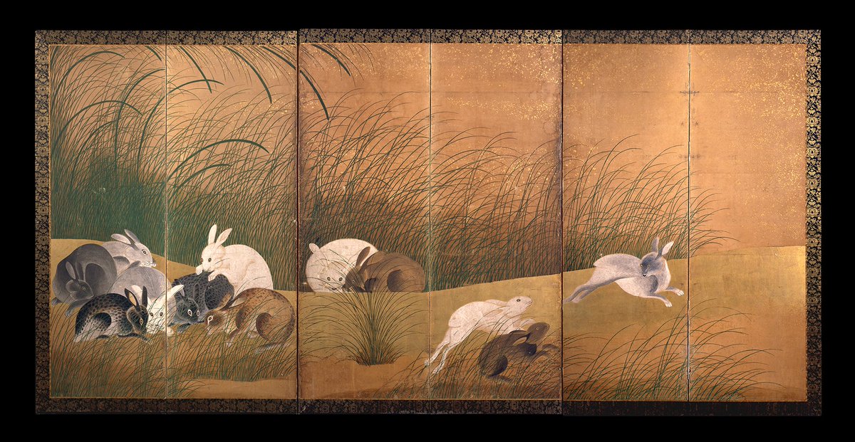🐇 12 hares play in the long grass on this Japanese folding screen 🐇

It’s over three metres wide, and was made in the 17th or 18th century. Rabbits or hares were much more commonly depicted as small objects like netsuke ow.ly/STD330qP9I3