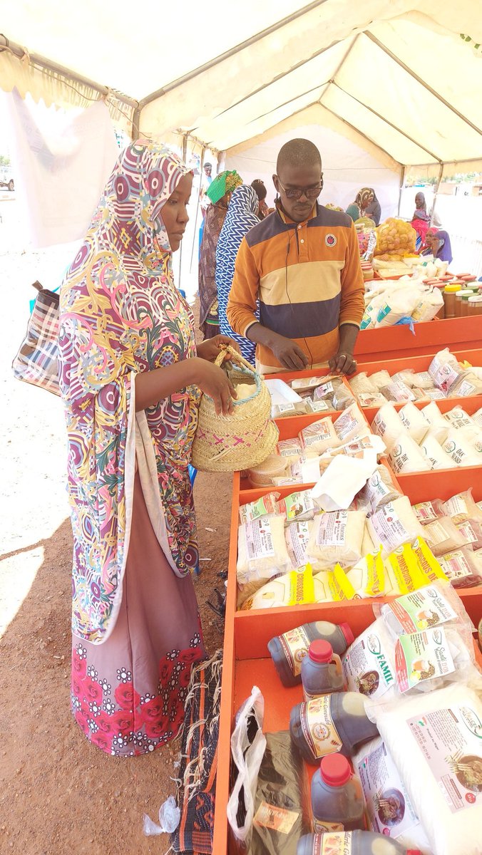 ellesfonc's tweet photo. Elles sont venues nous soutenir ! Merci! Merci! #Niamey #Niger #EllesFonc https://t.co/22rPm3eBj3