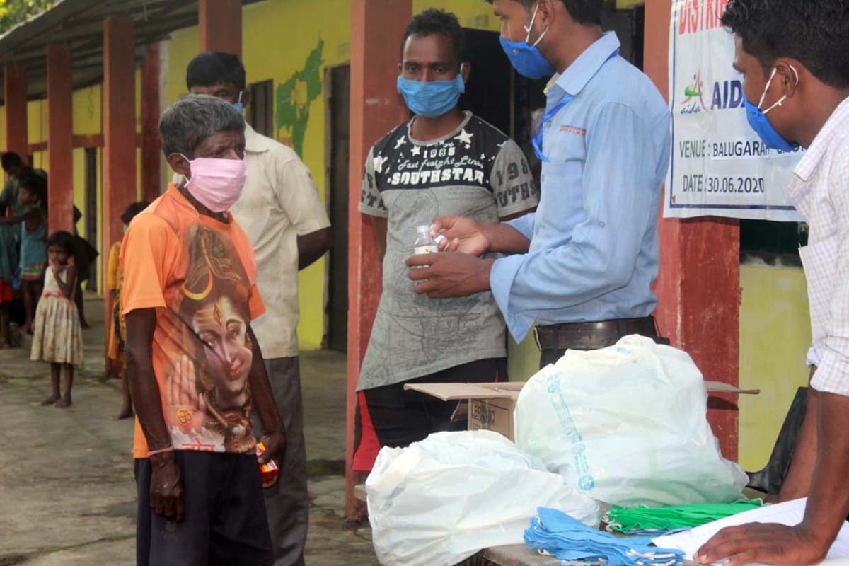 infoANS_IT's tweet photo. #India – I #Salesiani di #Dimapur distribuiscono kit sanitari alle popolazioni rurali https://t.co/rmu4MrnFkT https://t.co/ZmPZbwTmz9