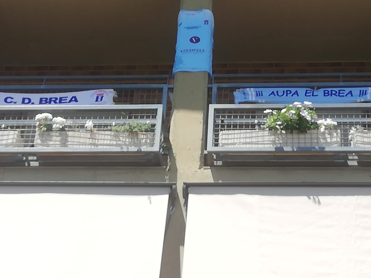 cd_brea's tweet photo. Brea ya se viste para la ocasión.
🔵🔵🔵 AÚPA BREA⚪⚪⚪ https://t.co/kgRHdCoJSK