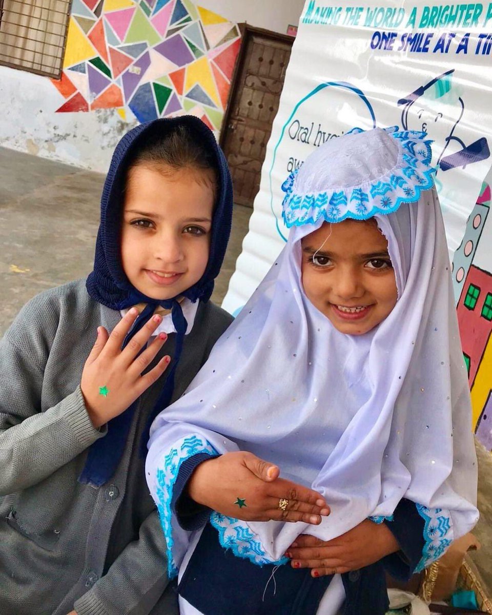 yardimnpo's tweet photo. The cutest patients at our free dental screenings! These two best friends wouldn’t leave each other’s sides and insisted on getting their checkups done together 🤗☀️
#yardimdentalprogram #yardimfoundation #oralhygiene #oralhealth #dentalhygienist #dental https://t.co/jNXcChPrWk
