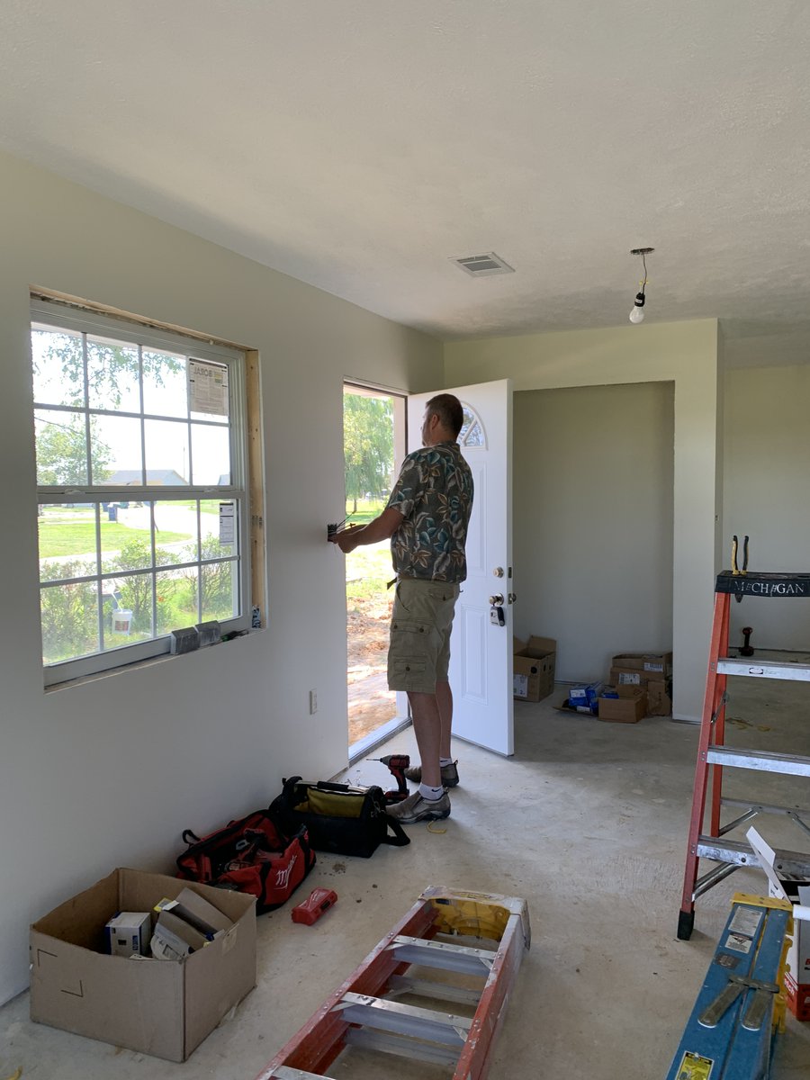 delta_d_b's tweet photo. @MDCC's Electrical Tech Program instructor David Grant &amp; his students have lit up a number of #deltadb projects over the years. To learn more about hands-on #jobtraining opportunities like Grant's students have gained in #Eastmoor, please visit @ https://t.co/WgUpgpIsyf 👨‍🔧👩‍🔧 https://t.co/ewbvodmEuX