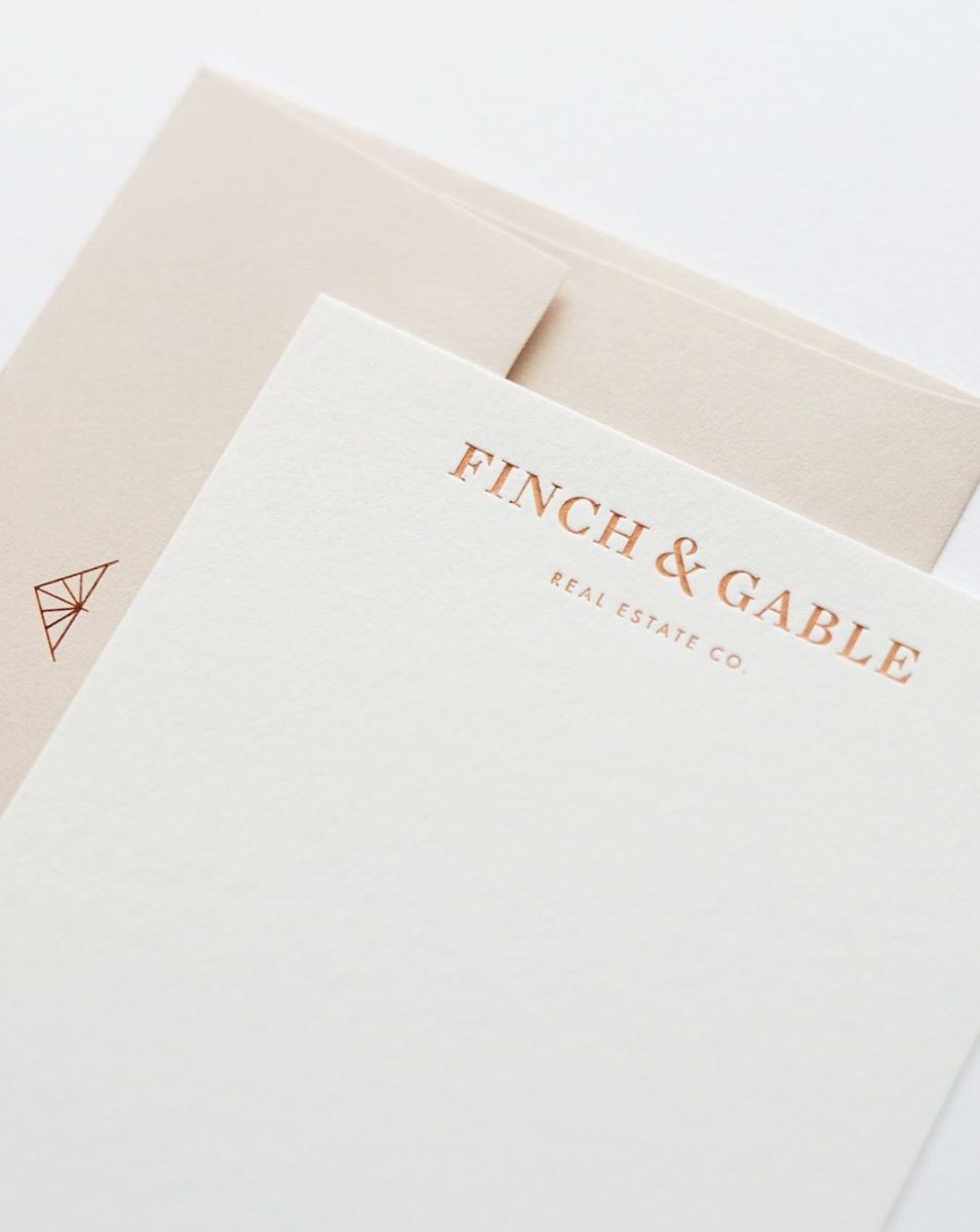 mohawkpaper's tweet photo. The #paper you choose for a letter or #directmail piece makes an instant impression on the eye and to the touch. What message do you want to send?
Seen here are notecards printed with copper foil on Crane's #Lettra and #Keaykolour Biscuit envelopes by Half Pint Studio. https://t.co/hBdvz5wdt7