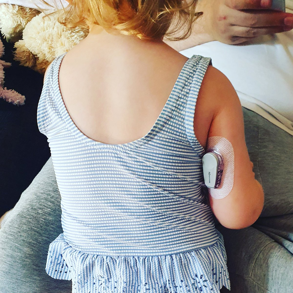Toni31384698's tweet photo. And its on, baby girl has been amazing.. 🤞we get in well with it @dexcom @Diabetescouk https://t.co/jR8kEbAjIU
