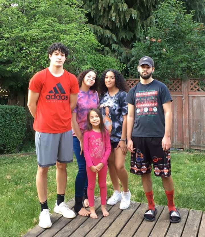 DanteStephens6's tweet photo. All my baby's👑💪💯 #TeamStephens https://t.co/jIPXsOHPAE