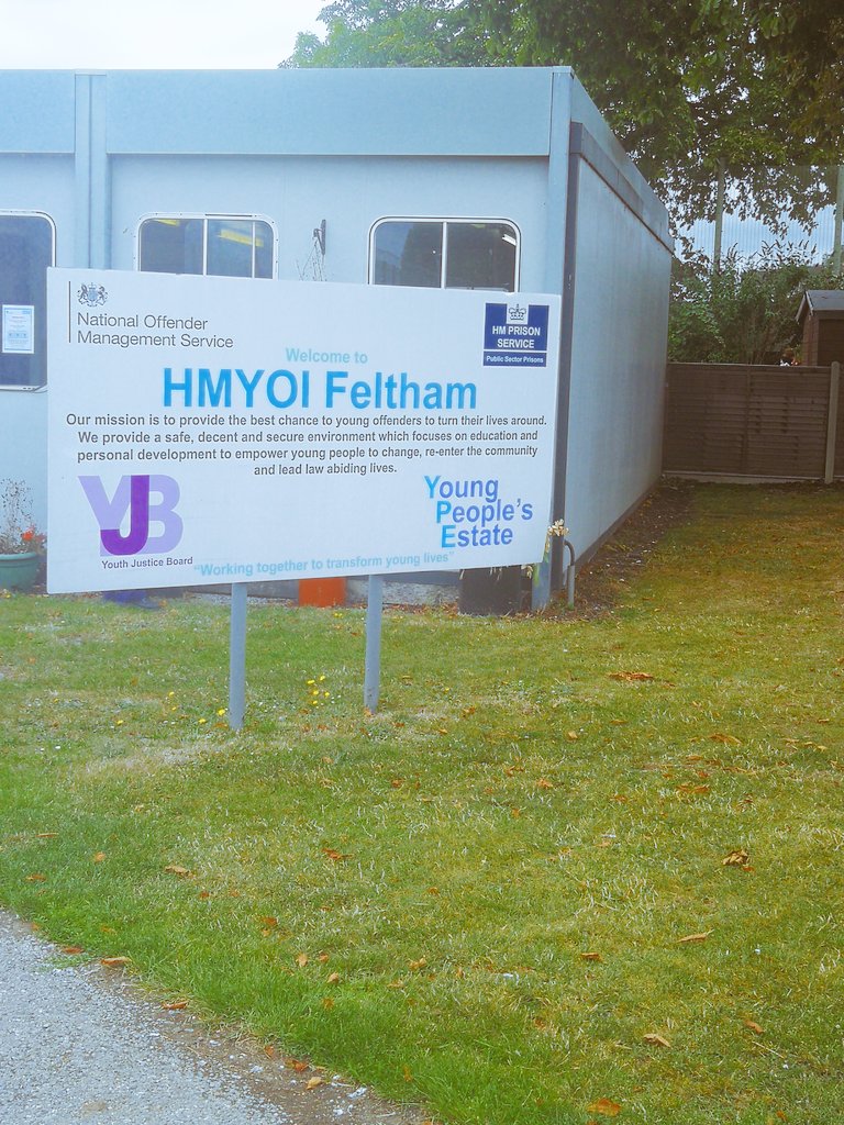 ElizabethFolar2's tweet photo. Really enjoyed meeting the senior healthcare staff today and working on a continued plan to promote and protect the safety of the young people! Look forward to further partnership working! #offendercare #caringnotjudging #cnwl #Feltham #safeguarding https://t.co/ygoK6NC1wP