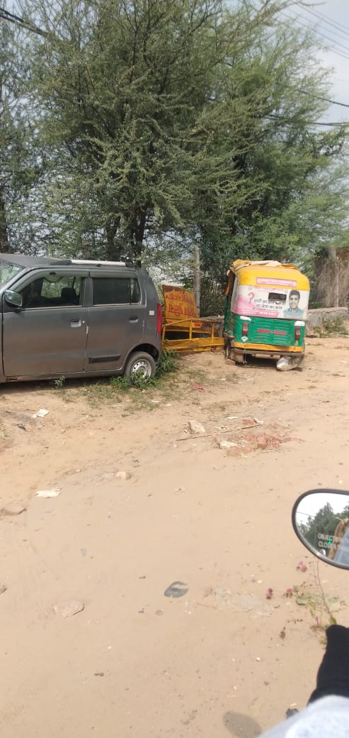 SumitTayal17's tweet photo. Dear Sir,गुरुग्राम फरीदाबाद टोल रोड पर #सेफ्टी_रेलिंग #स्ट्रीट_लाइट ना होने की वजह से डेली #���क्सीडेंट होते हैं,बल्लबगढ़ #संत_सूरदास_सीही मैट्रो स्टेशन पर #Red_Light_सिग्नल ना होने के कारण यँहा भी आये दिन #हादसे होते रहते हैं।Do something sir. @police_haryana @cm_IPS @Haryana_IPS https://t.co/7wAlI9R59C