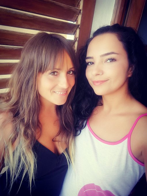 Feliz tarde!!! Yo empiezo a grabar en 5 minutos con esta preciosidad! @KiraNahiak  y yo para @EstudiosCima<a href="/tag/teen"class="tags"><span>#teen</span></a><a href="/tag/naturales"class="tags"><span>#naturales</span></a><a href="/tag/milf"class="tags"><span>#milf</span></a><a href="/tag/lesbianporn"class="tags"><span>#lesbianporn</span></a><a href="/tag/chicasci"class="tags"><span>#chicasci</span></a>