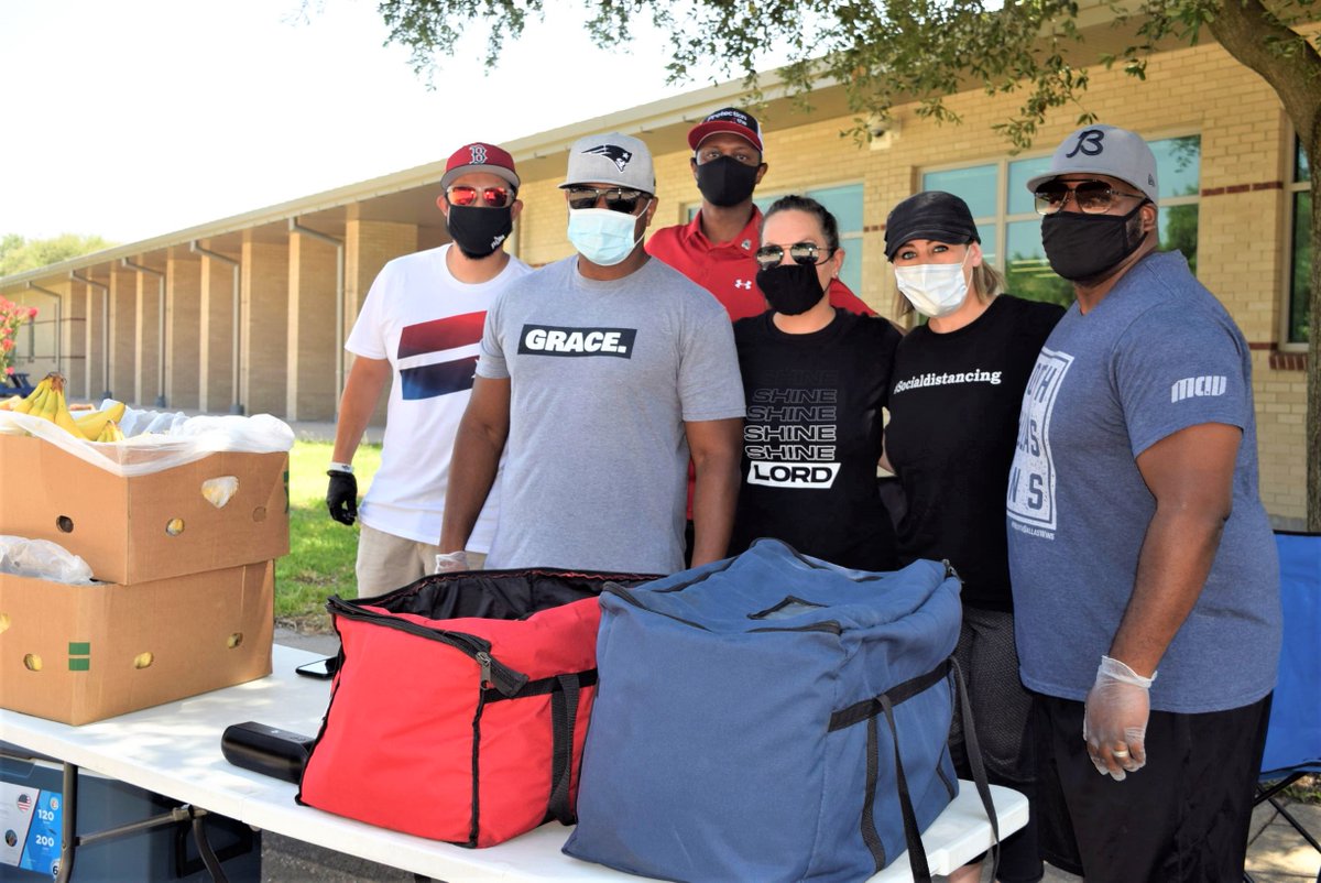 friscofs's tweet photo. @tphnorth Thank you to The Potter's House of North Dallas and the wonderful volunteers who handed out lunches last week as part of our #SummerLunchProgram. #ThursdayMotivation https://t.co/bm77Xp7s5O