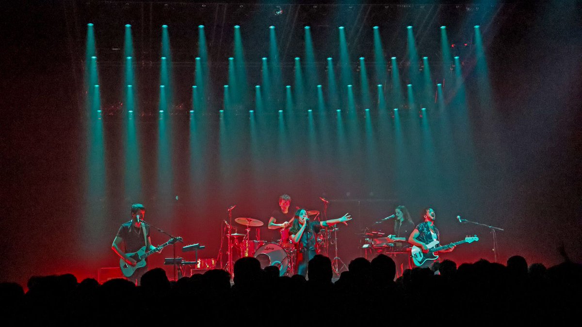 GLPimpression's tweet photo. X4 atom forms a versatile matrix for Izïa

Jordan Magnée delivers inspirational backdrop for the actress and musician with X4 atom as reliable main part of the stage concept 🙏

@IziaMusic
#impressed #WGAF #KeepTheLightOn #X4atom
https://t.co/MNeJ68EpB0 https://t.co/p0QOf1QeSA