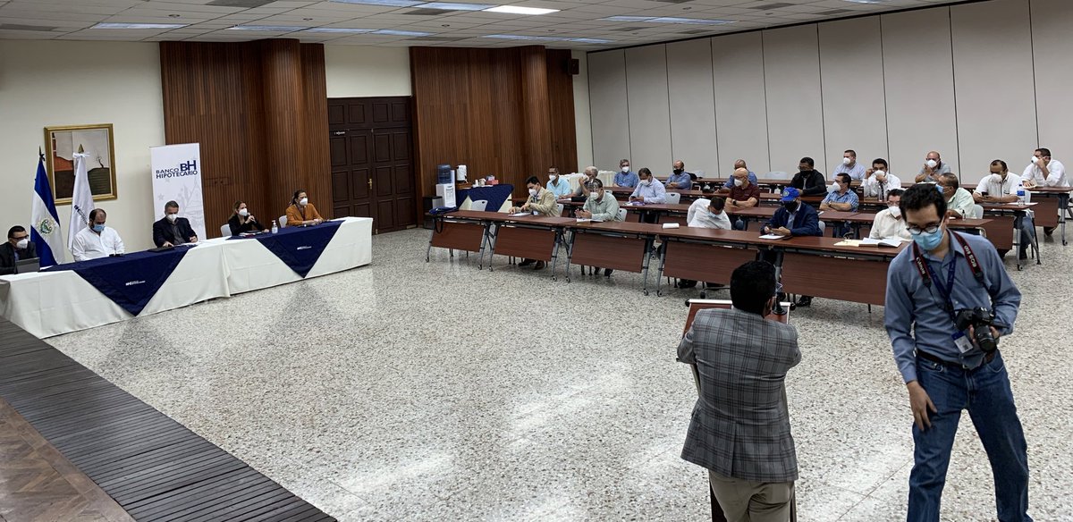 CityBus_ES's tweet photo. En diálogo con representantes del @BHElSalvador y del @VMTElSalvador, para exponerles la situación económica del sector transporte de El Salvador https://t.co/SLNJ1D3a7Y