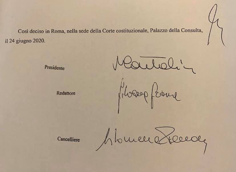 Oggi è stata pubblicata la prima sentenza della #CorteCostituzionale firmata da tre donne. 
È un primato che ben rappresenta il mondo della giustizia, dove le donne, ogni giorno di più, conquistano lo spazio che meritano, per capacità professionale e qualità del loro lavoro.