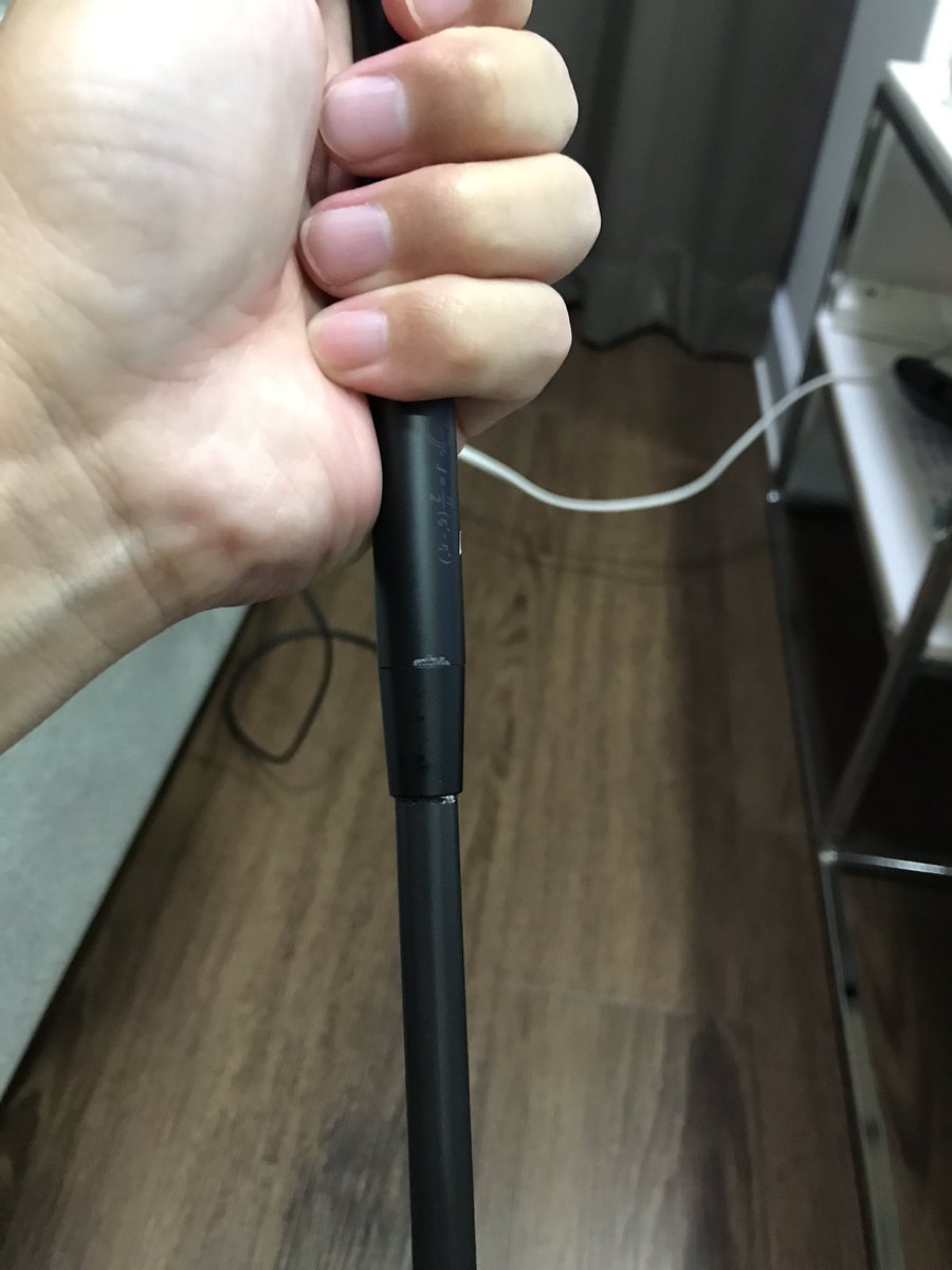 aoelmo1's tweet photo. 今話題？のスタビリティシャフトを入れてみました。パターマットで打ってる感覚は、、、良いとは言えない💦
しかし、カップインすればそれで良し！
土日で検証してきます！

しかし、肉厚が全然均一じゃないし、欠けてるし、品質悪い😓
#BreakthroughGolfTechnology
#StabilityTour
#StabilityShaft https://t.co/cJwCSTPq9J