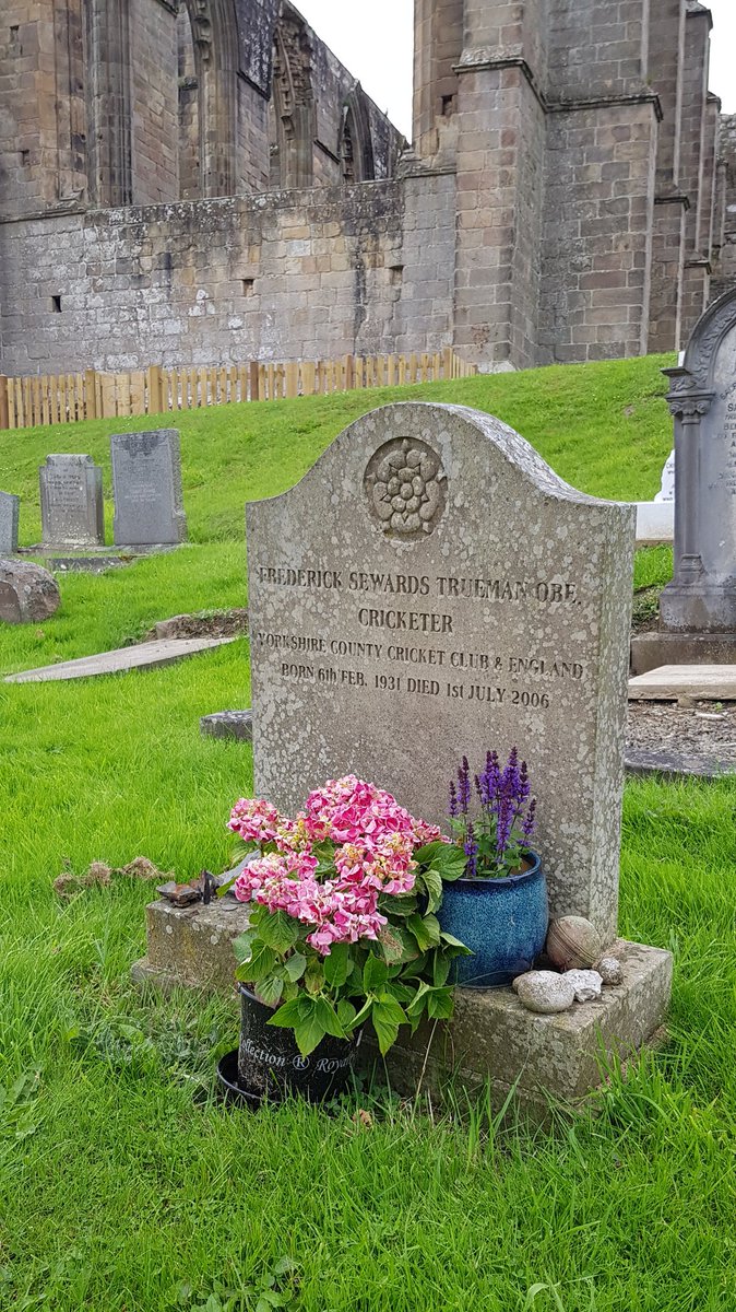 BlokeFromCas's tweet photo. "T' finest bloody fast bowler as ever drew breath."
Fred Trueman at Skipton and Bolton Abbey.
#FromYorkshire #ProperBowler #legend
@FredBoycott @BumbleCricket https://t.co/oncyykJMbA