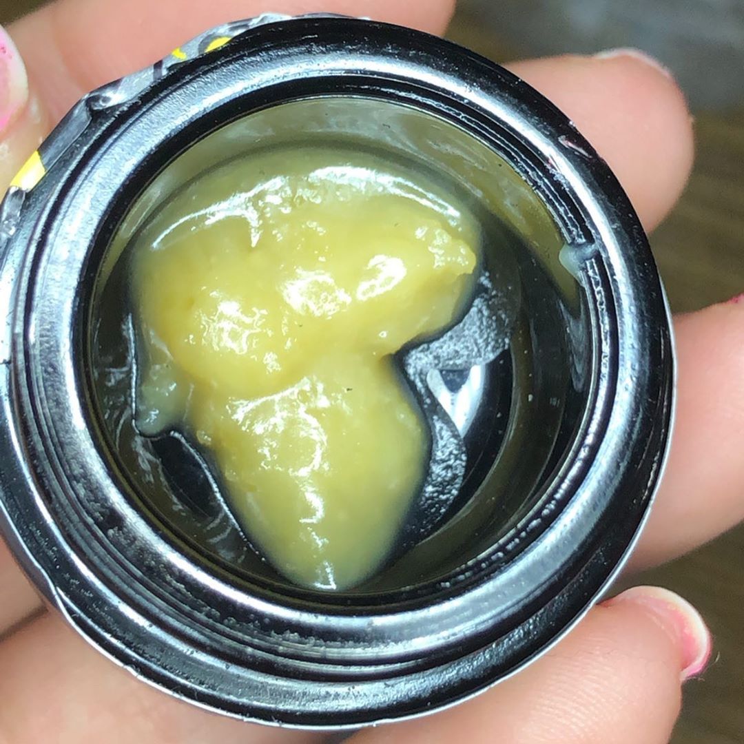 Almost #TGIF, what will you be smoking #cannatwitter? Last Friday herbygirl on the #smokenetwork had some fruity #cannabis rosin.

smoke.io/dabs/@herbygir…