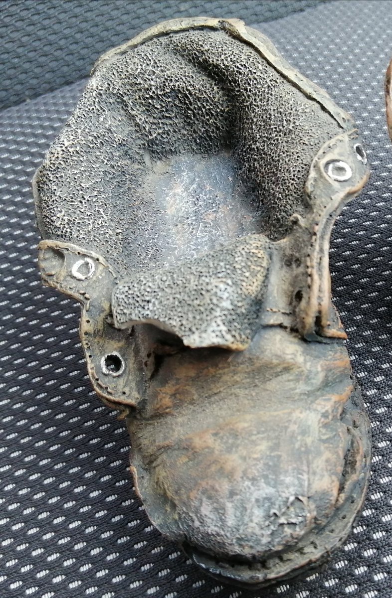 AndreaKelly101's tweet photo. I believe in signs that we are on the right path π Just finished #Ghostlight the other day & our research continues on our #Projectsynge here in #Wicklow. Today I found a couple of old boot ornaments in the charity shop, reminded me of a certain #JMSynge & his well worn boots https://t.co/g9p3HhILi9