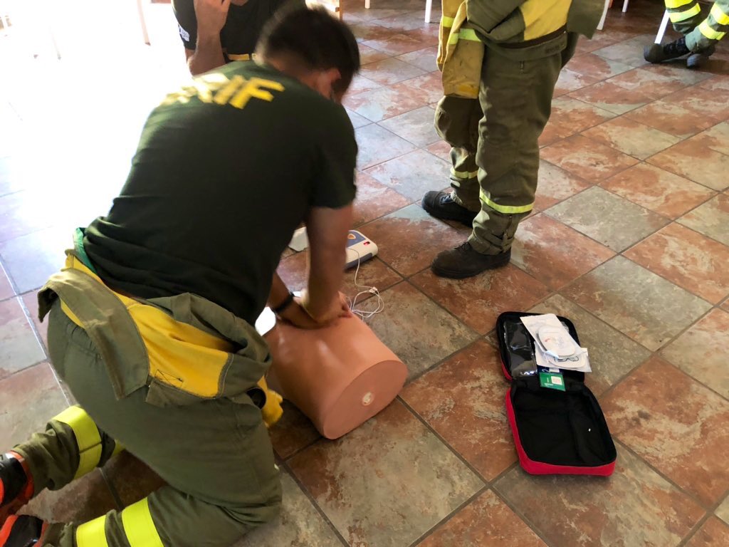 briftabuyo's tweet photo. Hoy hemos recibido el curso de “Soporte vital básico y desfibrilación semiautomática”por la empresa #ENTELIA, para que nuestra base sea un centro cardioprotegido, así como actuar con rapidez en cualquier sitio y salvar vidas.
#IIFF #BRIF https://t.co/eVtGezjpco