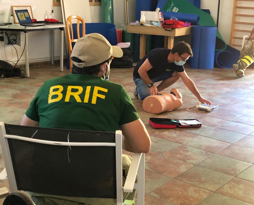 briftabuyo's tweet photo. Hoy hemos recibido el curso de “Soporte vital básico y desfibrilación semiautomática”por la empresa #ENTELIA, para que nuestra base sea un centro cardioprotegido, así como actuar con rapidez en cualquier sitio y salvar vidas.
#IIFF #BRIF https://t.co/eVtGezjpco