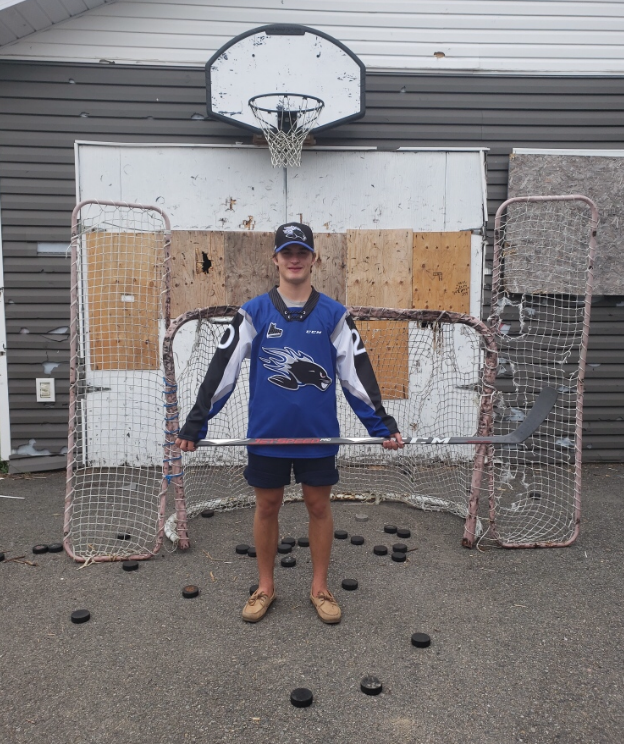 SJSeaDogs's tweet photo. We're gonna go out on a limb and guess @LaforgeNico likes to shoot pucks in his driveway. Just a hunch. 

Looking good!  🔵⚫️⚪️ https://t.co/mUBL2tQOhZ