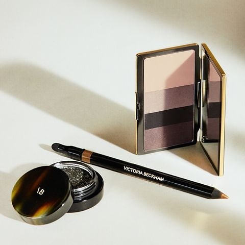 BeautyBusiness_'s tweet photo. ✨ NEW BRAND ALERT! The super luxe brand by @victoriabeckham has arrived at @cultbeauty!
With prices starting from £20 the high-end line is sure to excite makeup lovers. 
✨ Will you be grabbing anything? 
➡️ Available at https://t.co/8kV7CH3a13. https://t.co/ksMBdHGO3v