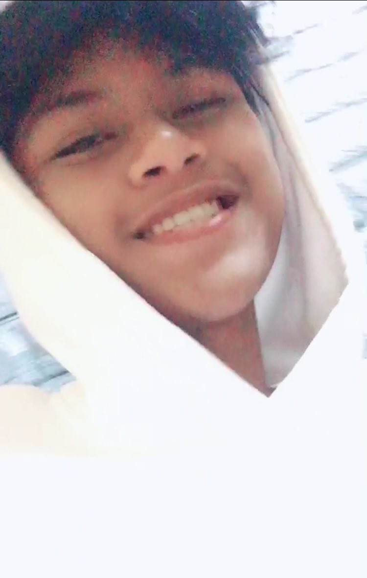 ramadanramli_'s tweet photo. Malu senyum nampak gigi ni :( https://t.co/Tt1mrMOxQ7