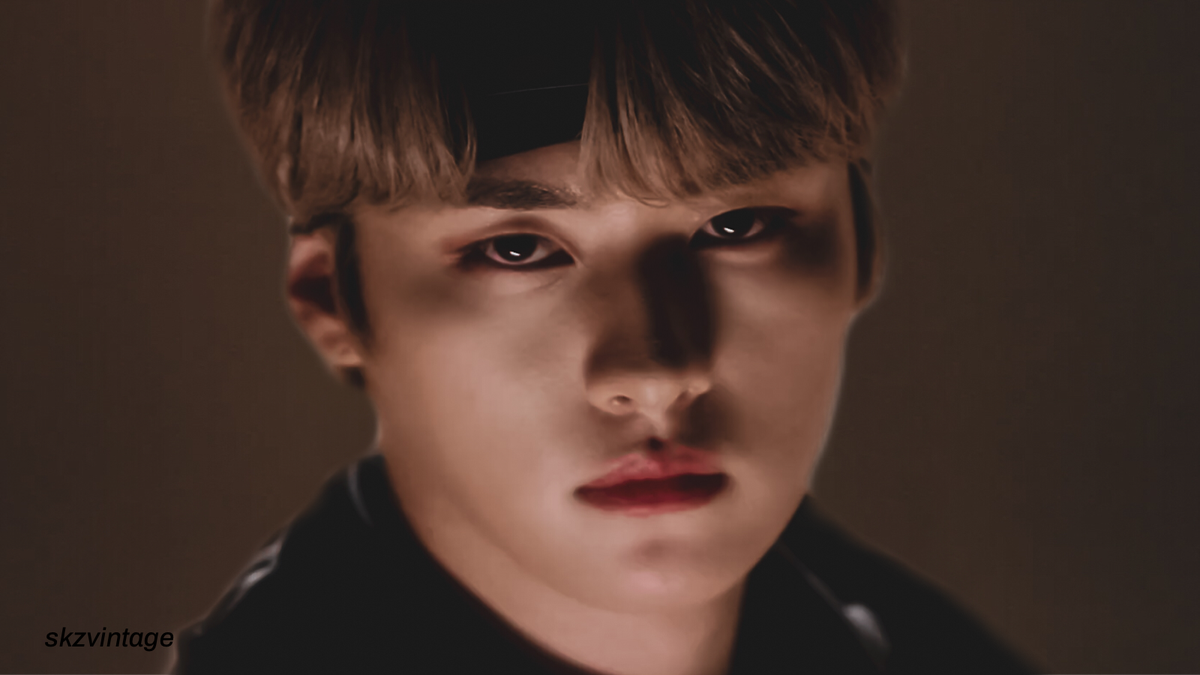 Lee know han want so bad. Lee know. lee know обои на компьютер. lee know злой.