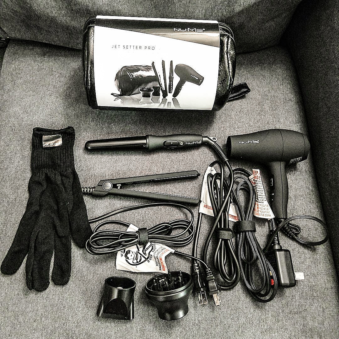NuMeofficial's tweet photo. For the pros on the go! 🖤

The Jet Setter Pro is a collection of 100 percent tourmaline ceramic, travel-sized styling tools. ✨

This set also includes a convenient compact case perfect for when you travel! #NuMeStyle https://t.co/sYpN8fc7jh