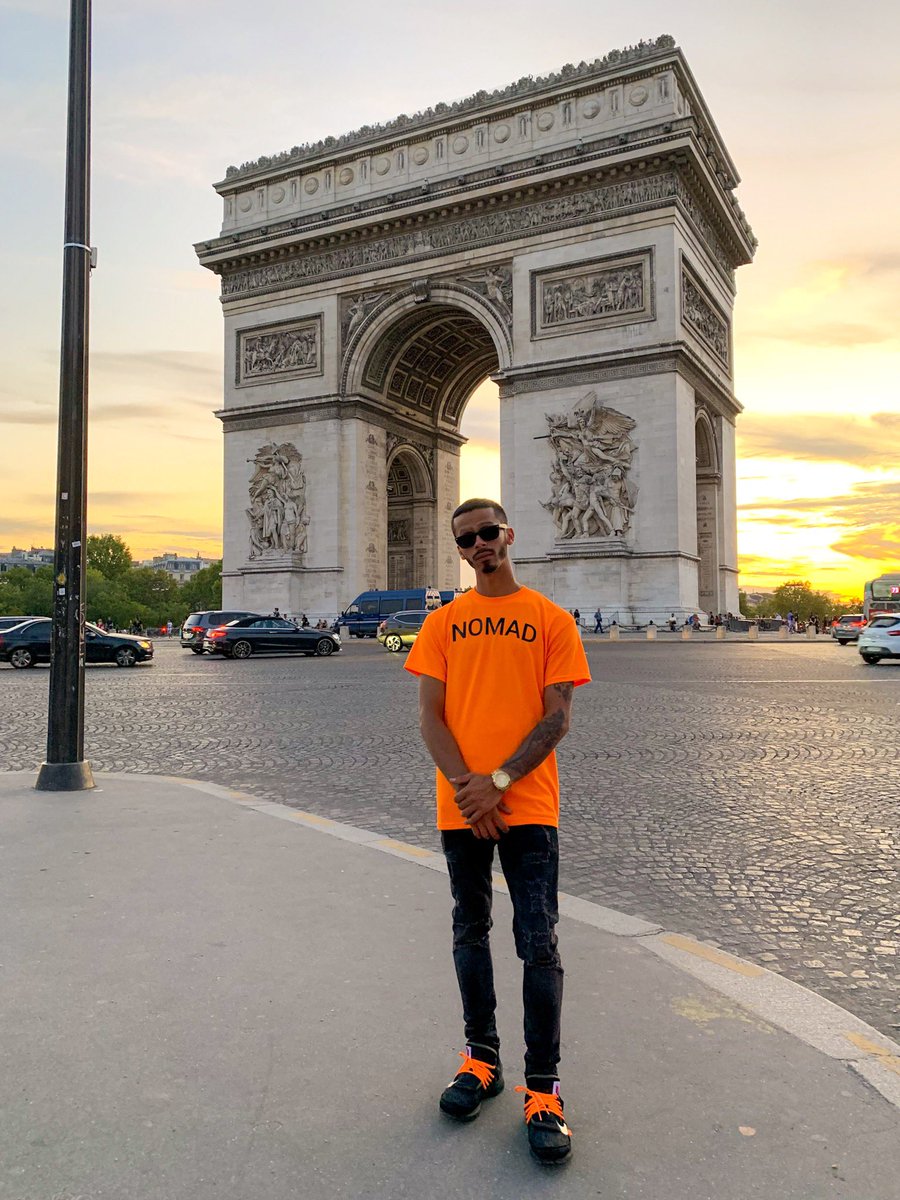 🇫🇷 Taking you to Paris this #throwbackthursday

#tbt #nomad #mensfashion