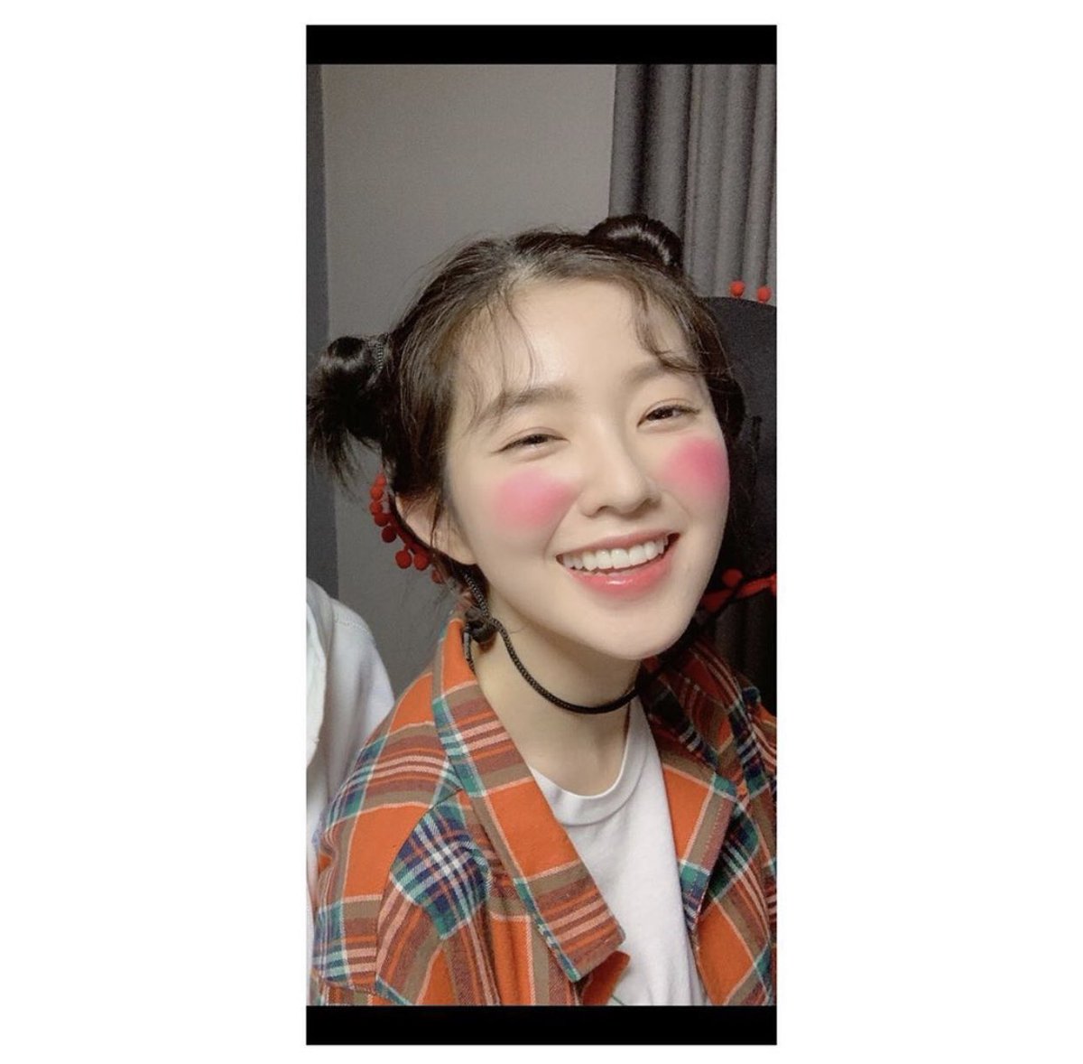 belyu30's tweet photo. #AreYouNaugthy #IRENE #Irene_MONSTER #MonsterIShere #MonsterMV https://t.co/2VCk0CQKeU
