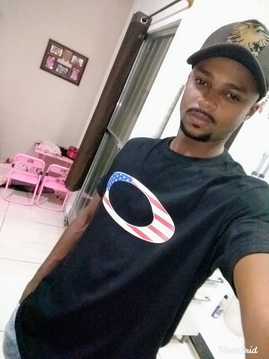 Allan19769306's tweet photo. A #viida é coomo um #jogoo,
O #destiino dá as #cartaas
Maas é #vooce que #decide o que fazer com ella. 🍃😎✌ https://t.co/lU69VLZJBM
