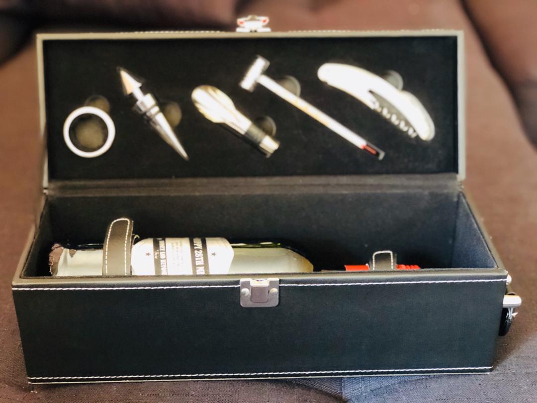 GiftsSosiego's tweet photo. We suggest our personalized wine sets. Dikausu le dithaere di hetilwe ke nako.
Contact (+267) 752 575 45 for more details.
#WineInStyle #MemoriesLastForever https://t.co/YJm1e43Ec9