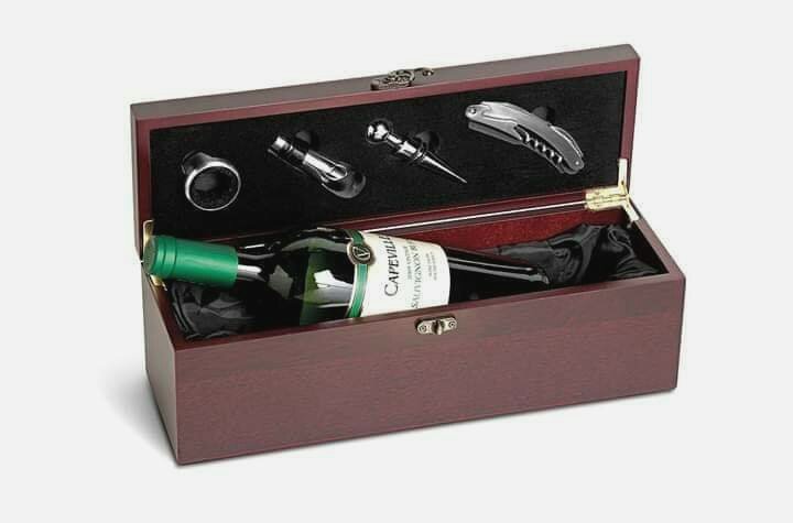GiftsSosiego's tweet photo. We suggest our personalized wine sets. Dikausu le dithaere di hetilwe ke nako.
Contact (+267) 752 575 45 for more details.
#WineInStyle #MemoriesLastForever https://t.co/YJm1e43Ec9