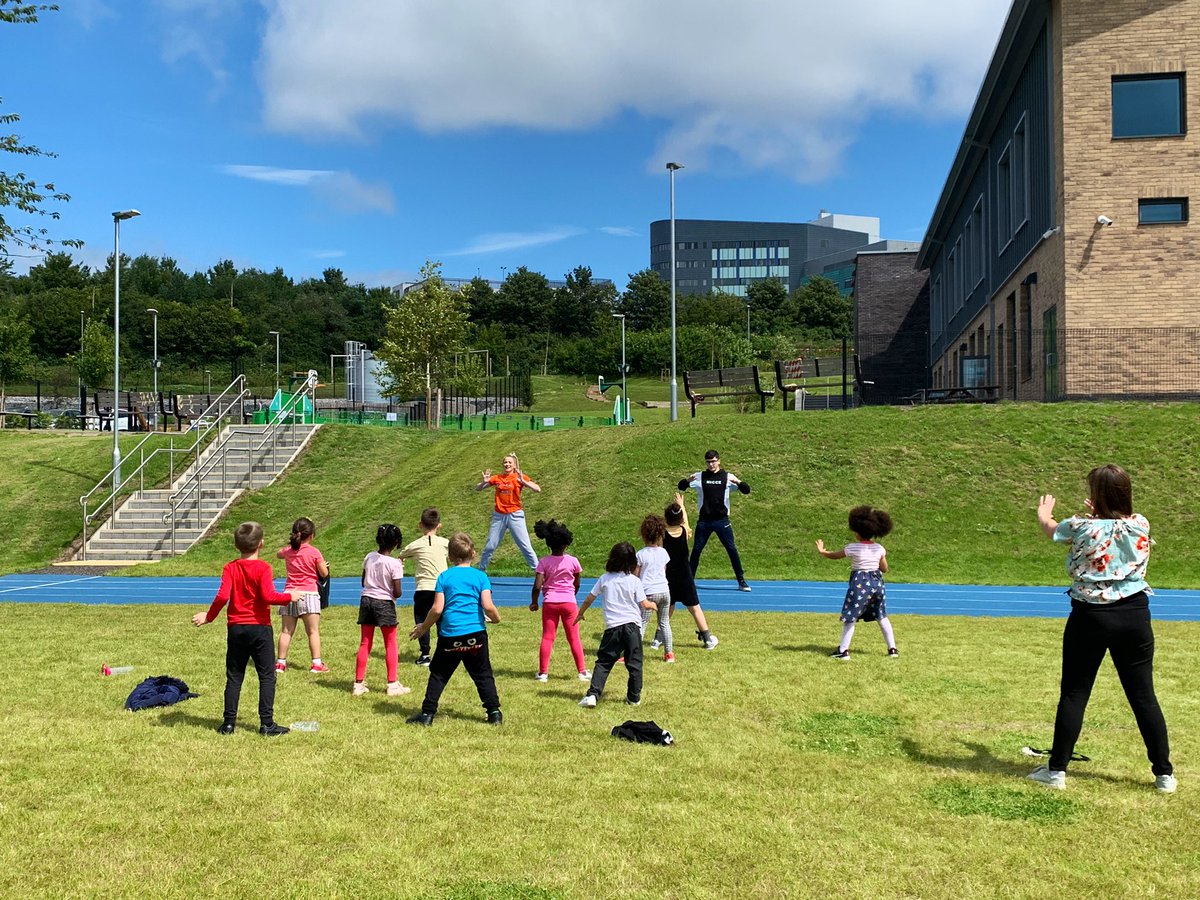 Thank you @DAZL_Leeds for another brilliant ‘socially disDANCED’ afternoon with over 100 of our wonderful children dancing their socks off on our final day of the year! We were even treated to our Year Six ‘Rumble’ to finish off the afternoon and the sun finally came out 🌞