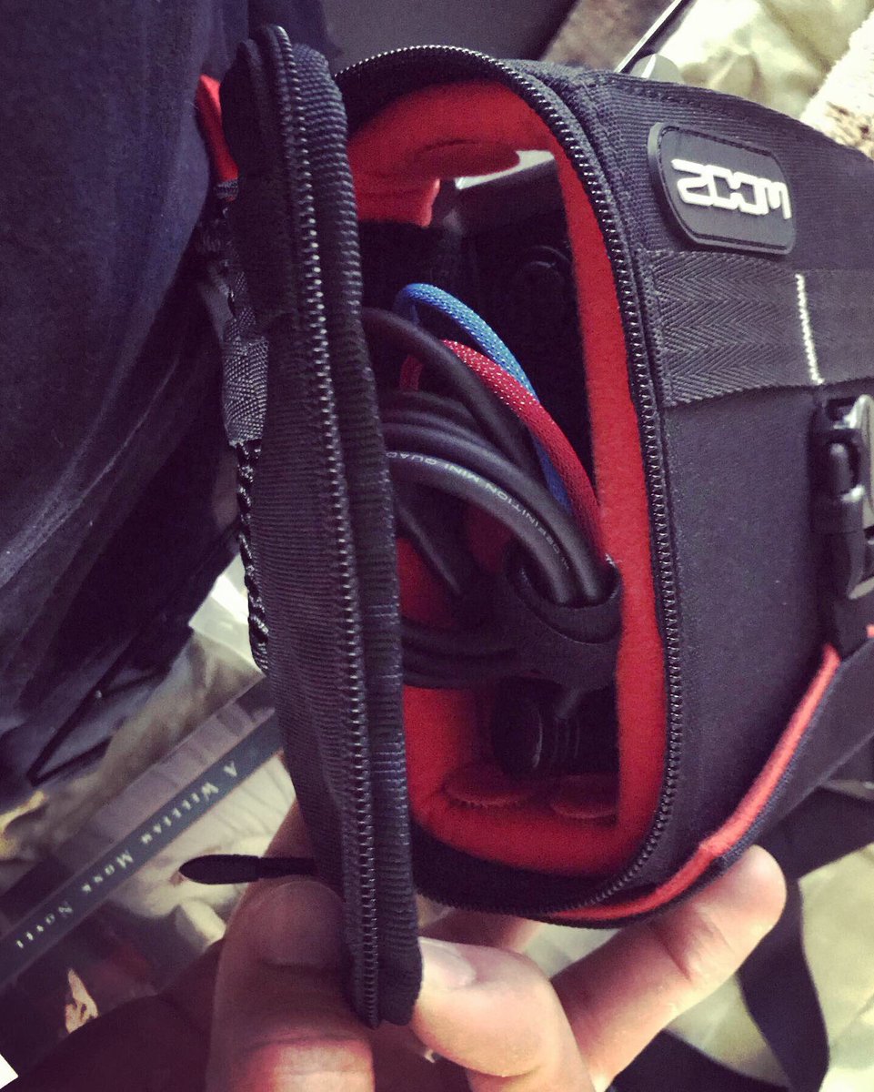 watsonwu's tweet photo. Custom Y-Cable (low profile right angle 5 pin stereo to dual low profile right angle standard 3 pin XLRs) from #audioconnectfl
.
Look at how clean it is inside the K-Tek F6 bag!
.
#soundeffects #sounddesign #audiopost #gameaudio #gamesound #audioforgames #audioforfilm #microphone https://t.co/VgjJUdy7Ww