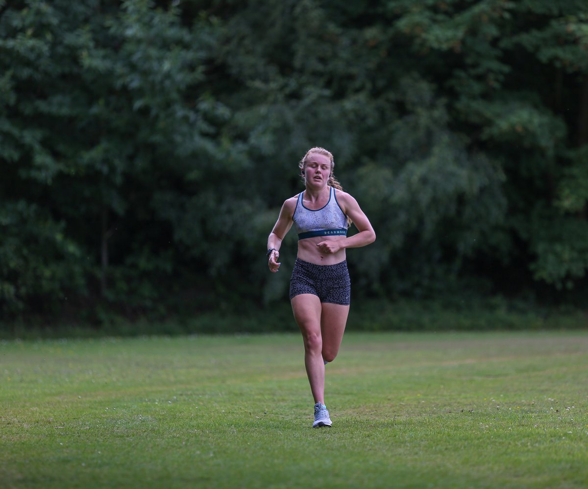 girltinyshooter's tweet photo. Had fun out in the sun with camera and @hannah_kitch
.
.
#sportsphotography #runsession #trainingsession #girlswhotri #runnergirl #runningphotos #slowshutterspeed #triathlete #canonphotography #runinthepark #grabbingthoseoppotunities https://t.co/4tEfu1f0AY