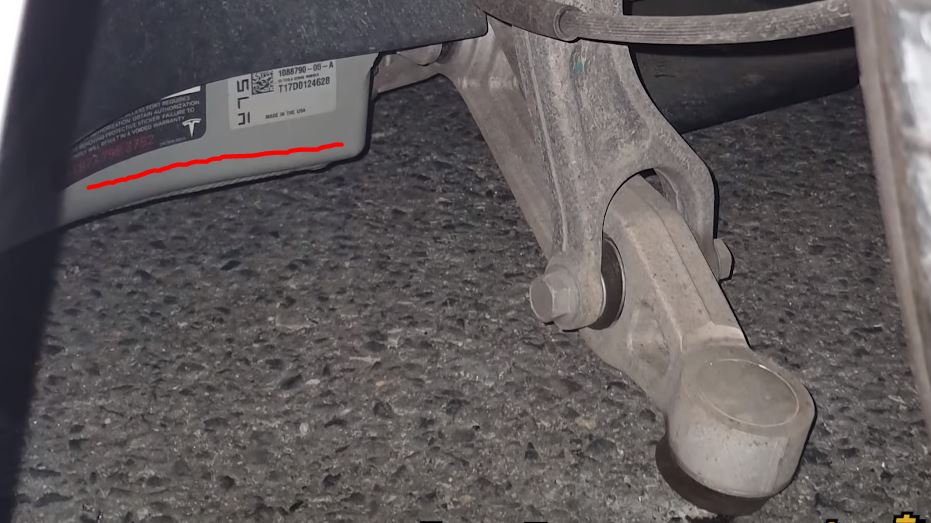 Monghwankkum's tweet photo. @RayDalio Tesla quality condition is fatal. https://t.co/tTItSCMeWX