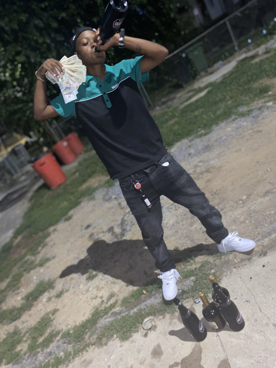 wlc_savage's tweet photo. Young & Turnt 🤣🤣 #ShortybackShorty🤫 https://t.co/NTbhql23wr
