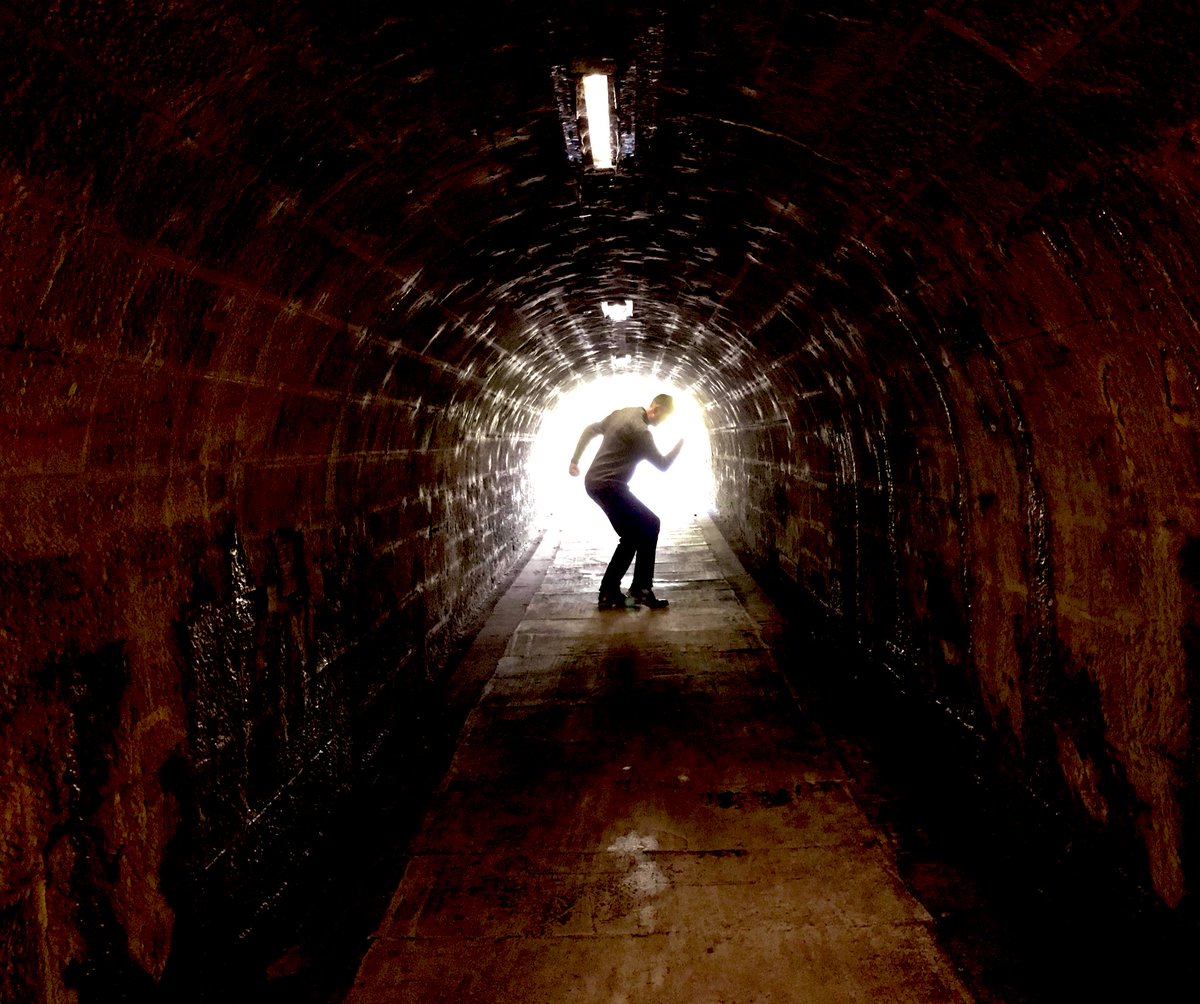 SimonBass1103's tweet photo. CONFIRMED for an online cleaning product testimonial via Mandy today! Phewrah! #lightatendoftunnel
(me in pic below 😄)
#endofdrought #keeppluggingaway #actorslife @DirectorsCutTC @DeeBossTalent https://t.co/aiYl6pQFs3