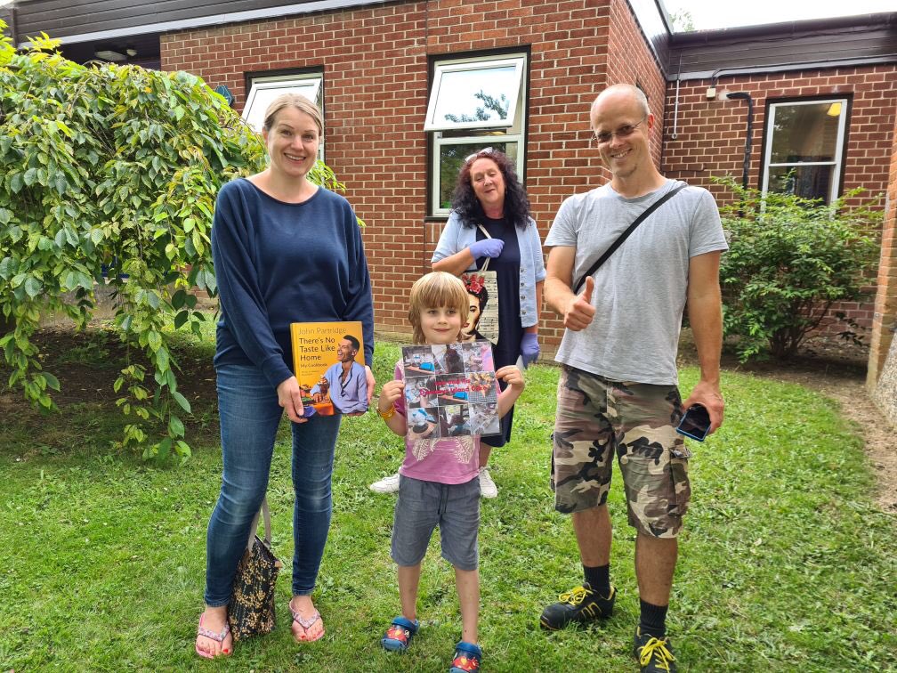 HarlestonCE's tweet photo. Leo looking extremely pleased with himself today, alongside his parents and teacher, Mrs Evans, as he was awarded a signed cook book from @mustbejp after being crowned our star baker in the Year 2 Bake Off! #Harlestoncommunity #HPAbakeoff #HPAVirtualClassrooms https://t.co/27ecj5pxJF