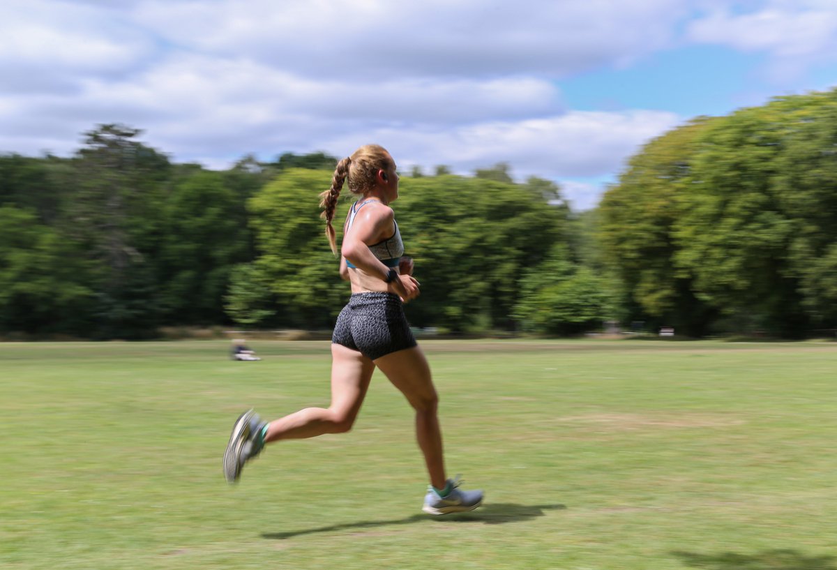 girltinyshooter's tweet photo. Had fun out in the sun with camera and @hannah_kitch
.
.
#sportsphotography #runsession #trainingsession #girlswhotri #runnergirl #runningphotos #slowshutterspeed #triathlete #canonphotography #runinthepark #grabbingthoseoppotunities https://t.co/4tEfu1f0AY