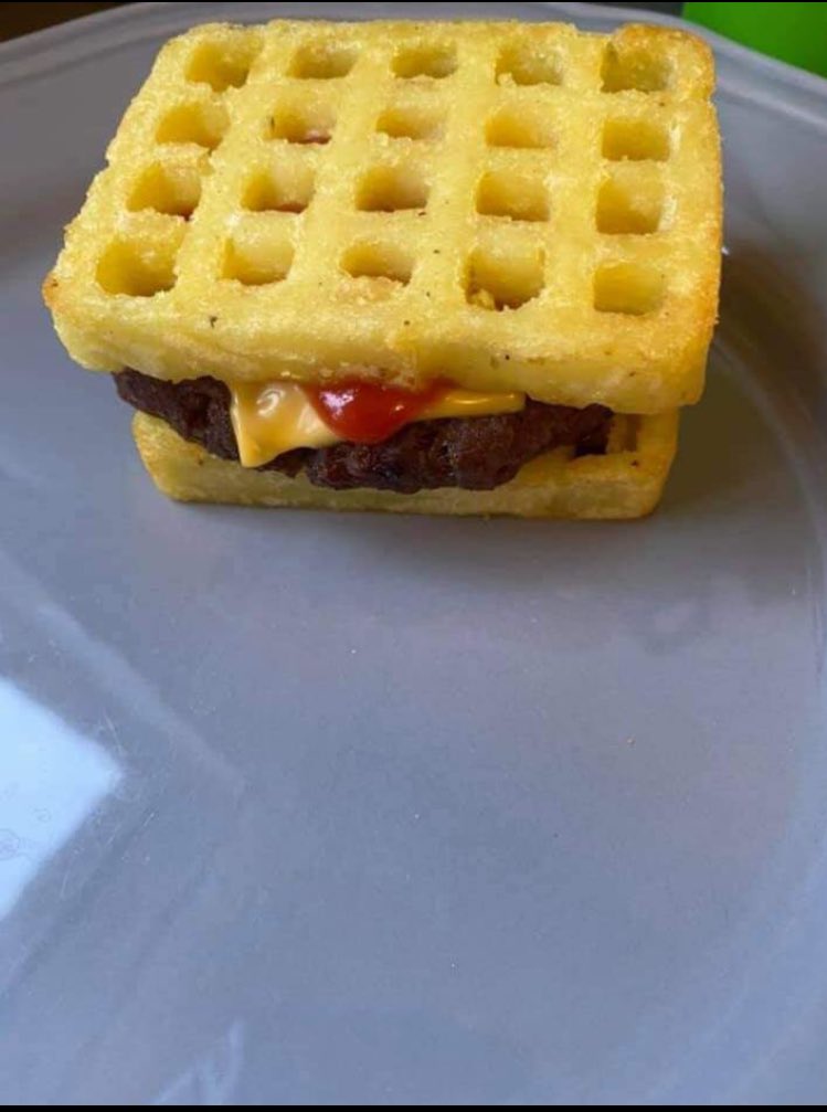 Unplaisantfood's tweet photo. Waffle burger https://t.co/w9IHbFwXPH