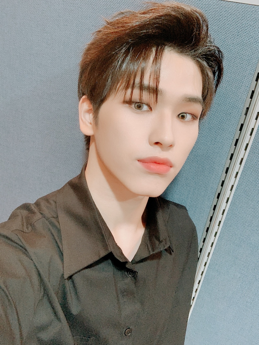 1the9__official's tweet photo. [#이승환]
8개월 만에 무대에서 만나는 원더나인 잘 보셨나요~~😆 오랜만의 무대라 그런지 쪼금 긴장한 모습이 보였지만...
역시 성장해나가며 더 멋진 무대 보여드리도록 하겠습니다!!❣

#원더나인 #1THE9
#LEESEUNGHWAN 
#TurnOver #BadGuy https://t.co/lAL9Giaj0b