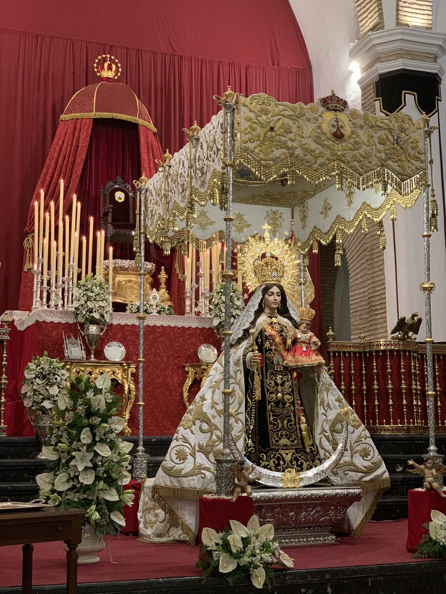 Así luce nuestra patrona en el día de su Onomastica. !Viva la Virgen del Carmen!