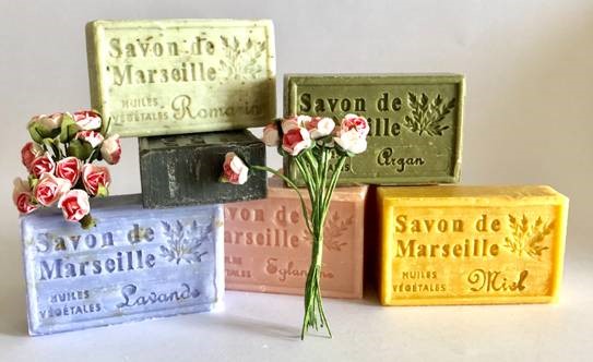 Cabbages & Frocks tweet media