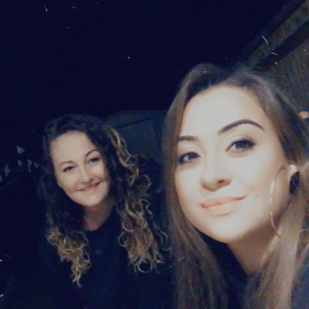 bailz_wallis's tweet photo. Lovely catch up with Kate last night , been way to long x https://t.co/ZNzWSZzjva