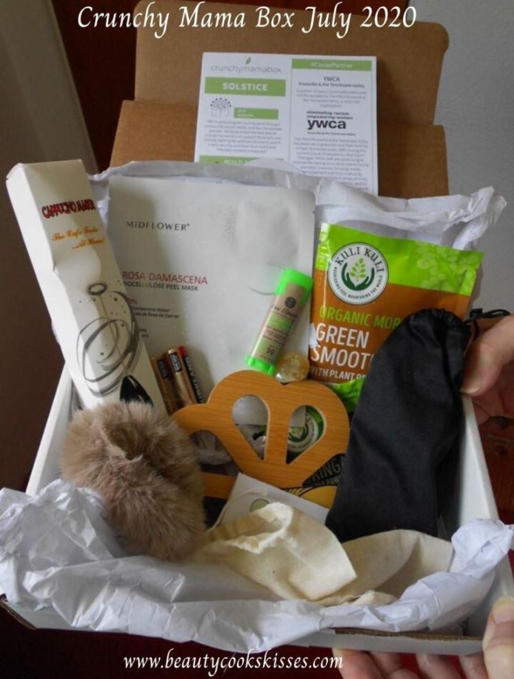 I just tried the #CrunchyMamaBox, a #totalwellnessbox curated by a holistic health &amp; wellness coach.  I wasn't sure what to expect, but loved how well coordinated &amp; the products.  #Review + #couponcode to save you 10% off your first box <a href="/BeautyCooksKiss/">Mary B.</a>
beautycookskisses.com/2020/07/crunch…