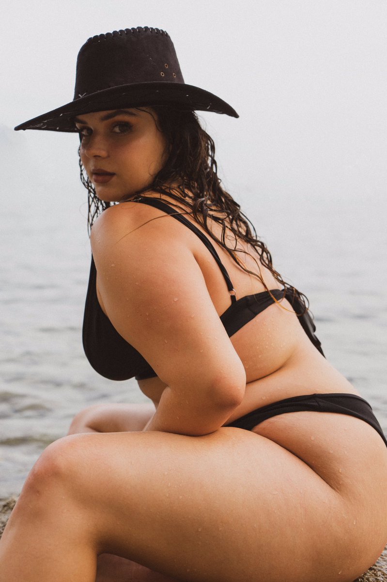 AliGutyy's tweet photo. Pido perdón a mi cuerpo por todo el tiempo que estuve sin ver su verdadera belleza. https://t.co/MDy2s5nAM2