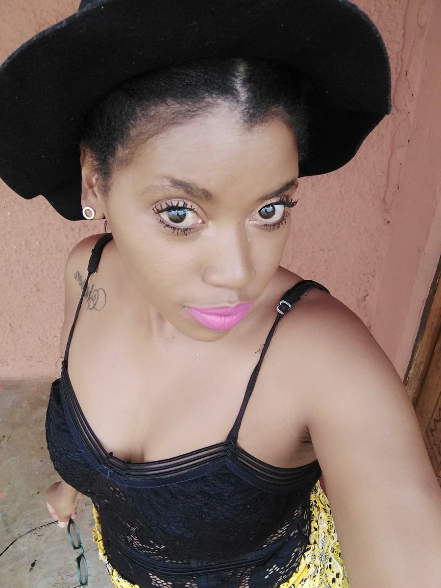 Emeldafuthi's tweet photo. Awa boni a loku a hama bamuza ka nje la mehlo🙄

Molweni

#futhifuthi https://t.co/QIeJKNLOhD