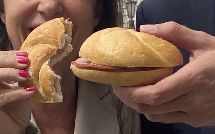 Bäckerei Felber (@backereifelber) on Twitter photo Doris Felber an alle im #ibizaua und insbesondere an Christian Pilnacek: Es liegt uns absolut fern, irgendjemanden zu verärgern! Wir machen keine Politik. Wir machen nur #wurstsemmeln <a href="/fabian_schmid/">Fabian Schmid</a> <a href="/KrainerJan/">Jan Krainer</a> <a href="/dichterpoet/">dichti</a> <a href="/lukaswww_/">Lukas</a> <a href="/florianklenk/">Florian Klenk</a> #felberliefertselber Doris Felber an alle im #ibizaua und insbesondere an Christian Pilnacek: Es liegt uns absolut fern, irgendjemanden zu verärgern! Wir machen keine Politik. Wir machen nur #wurstsemmeln <a href="/fabian_schmid/">Fabian Schmid</a> <a href="/KrainerJan/">Jan Krainer</a> <a href="/dichterpoet/">dichti</a> <a href="/lukaswww_/">Lukas</a> <a href="/florianklenk/">Florian Klenk</a> #felberliefertselber